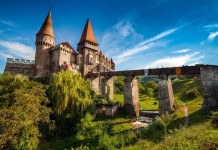 10 Reasons Why You Have To Visit Romania Immediately! Romania - Hunedoara Castle
