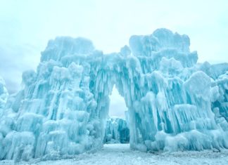 Ice Castles – A Handmade Pure Magic Winter Wonderland ice-castles-winter-wonderland